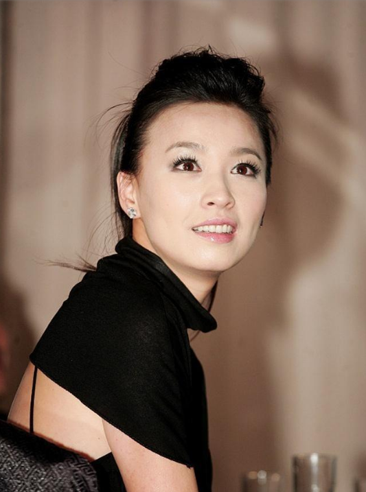 当初媒体对张庭冷嘲热讽,现在身价超300亿!